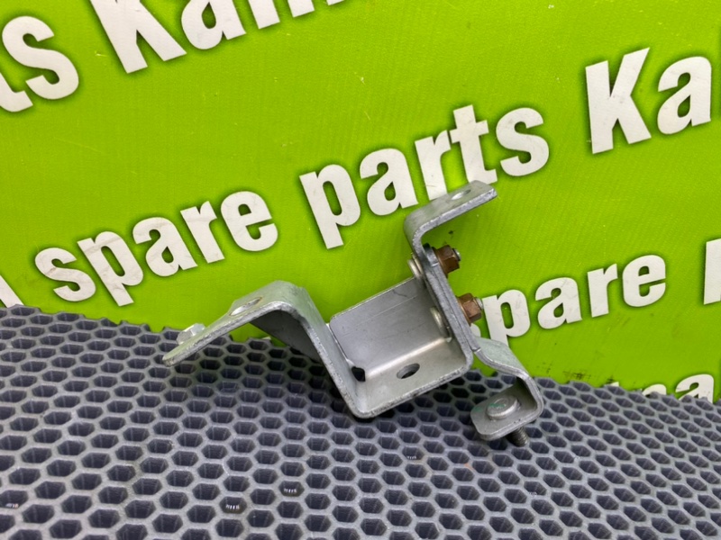 Кронштейн, 600 рублей, Калининград