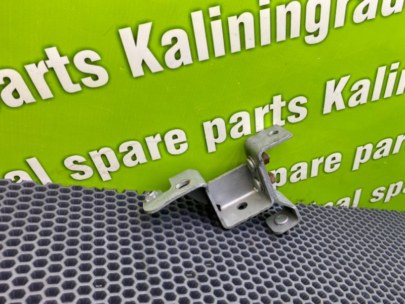 Кронштейн, 600 рублей, Калининград