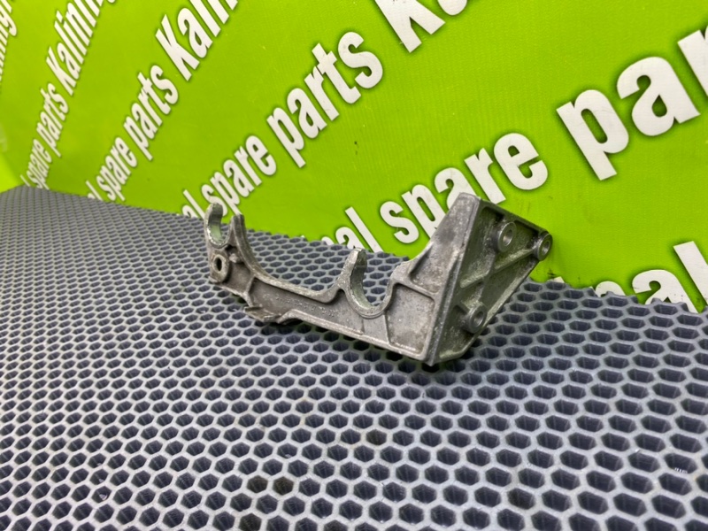 Кронштейн, 600 рублей, Калининград