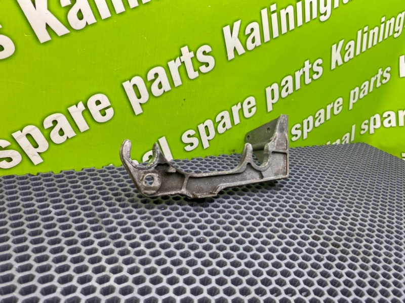 Кронштейн, 600 рублей, Калининград