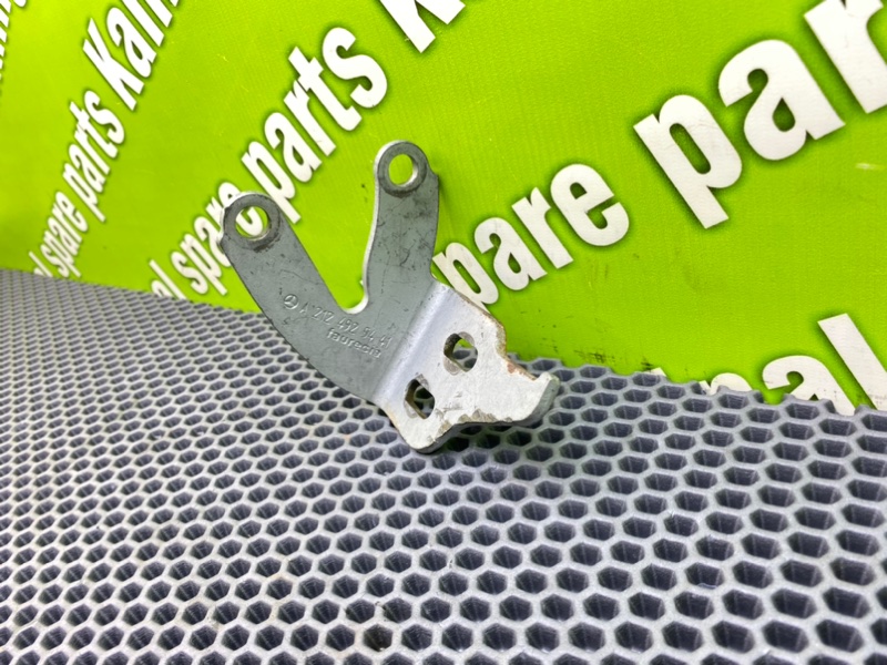 Кронштейн, 600 рублей, Калининград