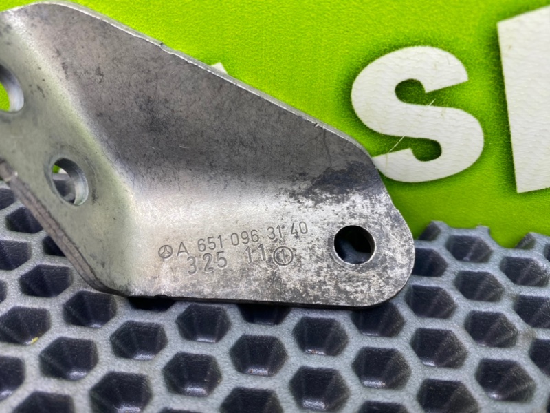 Кронштейн, 600 рублей, Калининград