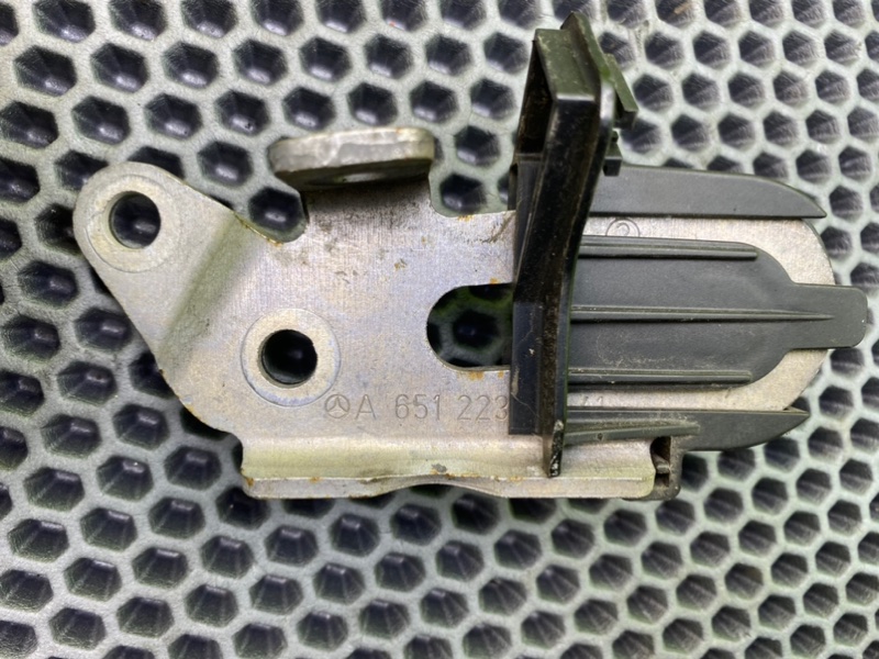 Кронштейн, 600 рублей, Калининград