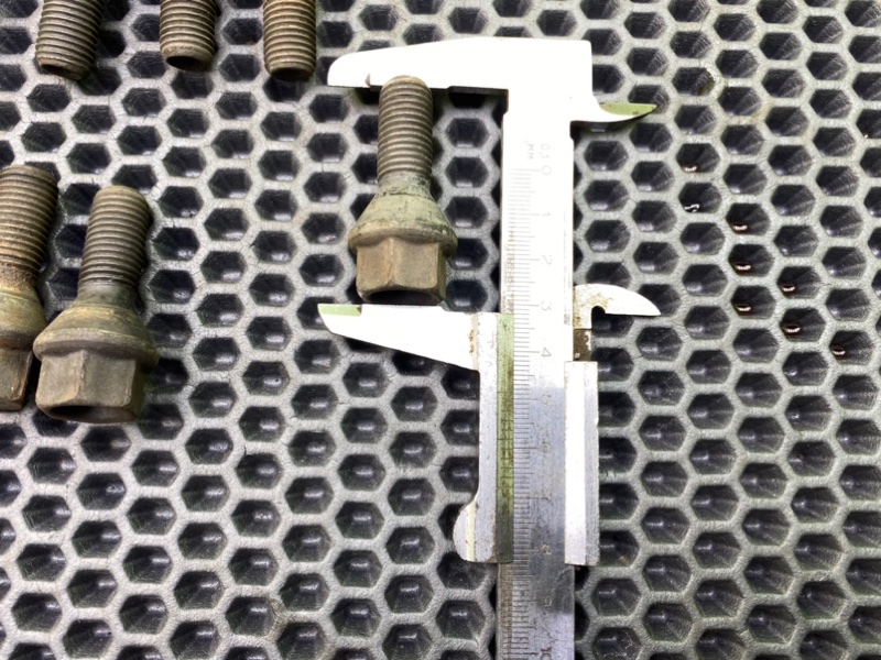 Колесные болты, 2100 рублей, Тверь