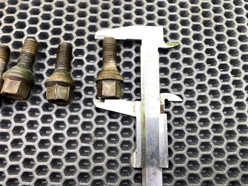 Колесные болты, 2100 рублей, Тверь