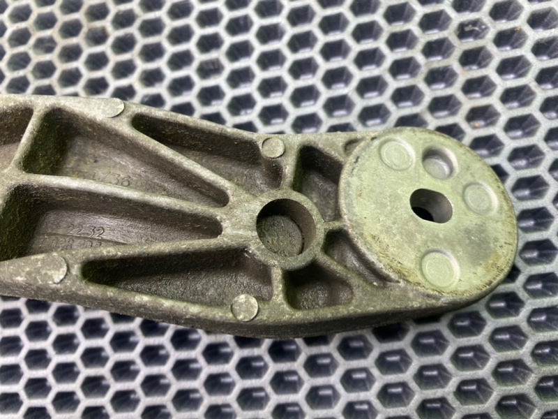 Кронштейн АКПП, 1000 рублей, Калининград