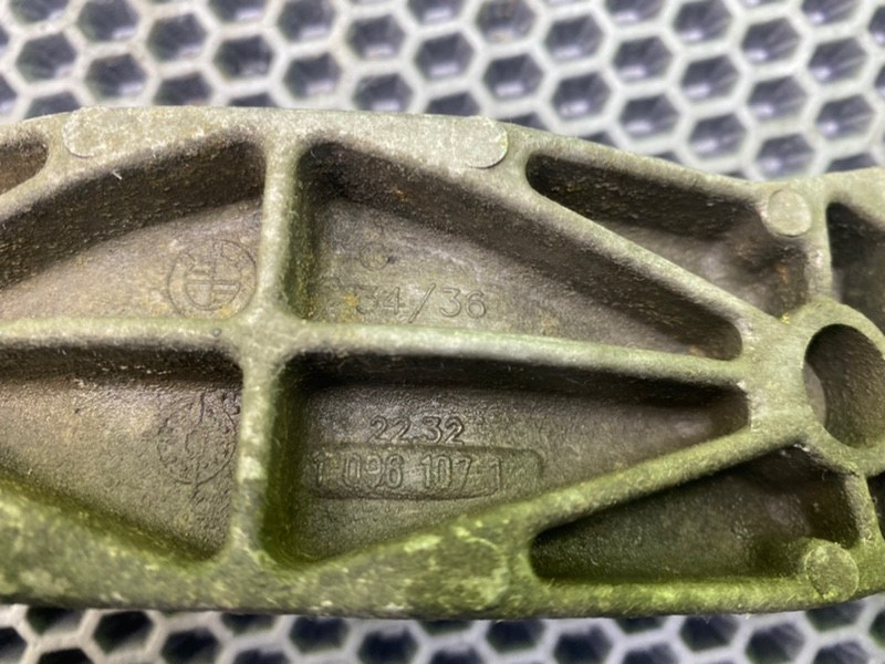 Кронштейн АКПП, 1000 рублей, Калининград