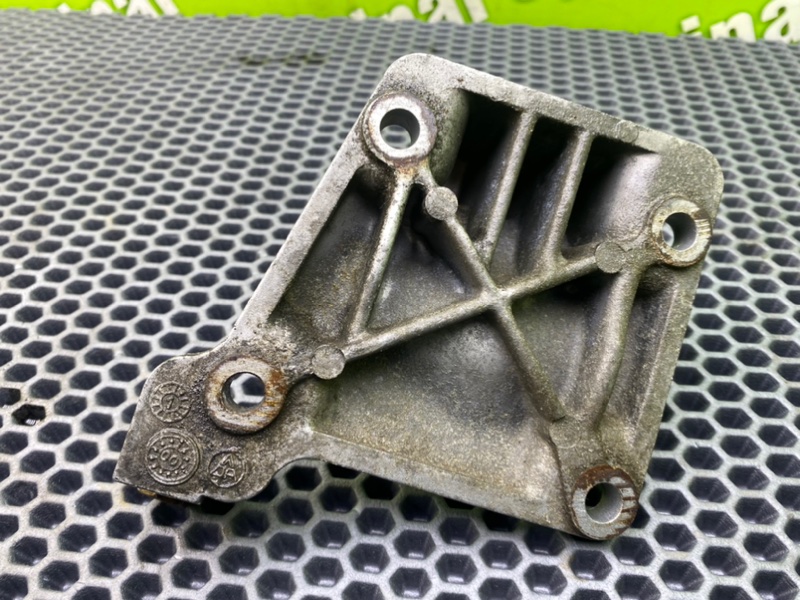 Кронштейн двигателя, 1000 рублей, Калининград