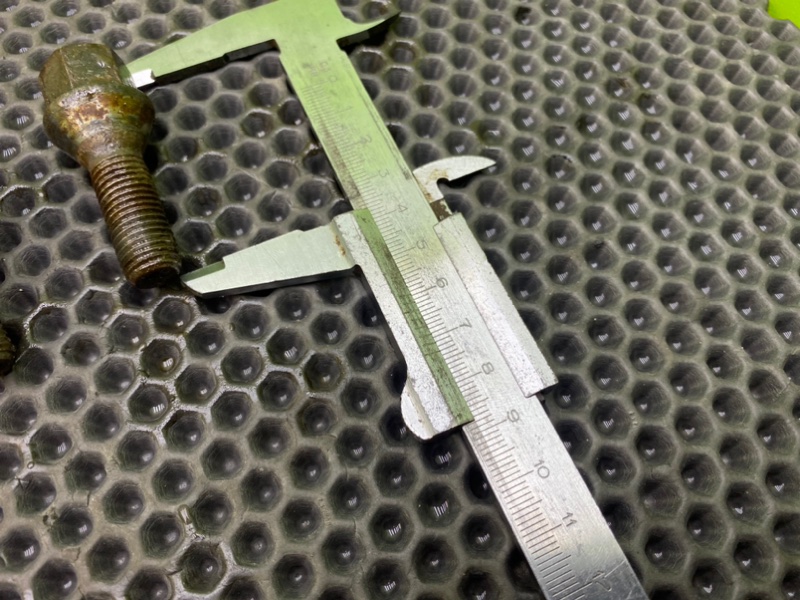 Колесные болты, 2100 рублей, Тверь