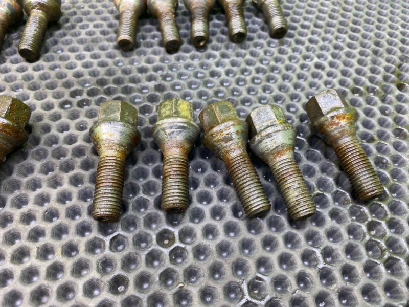 Колесные болты, 2100 рублей, Тверь