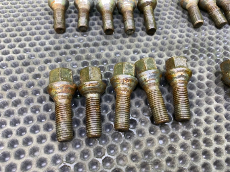 Колесные болты, 2100 рублей, Тверь