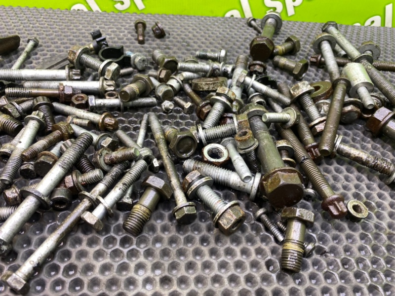 Болты, 2000 рублей, Калининград