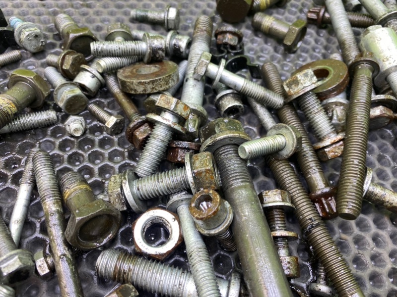 Болты, 2000 рублей, Калининград