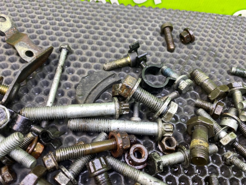 Болты, 2000 рублей, Калининград