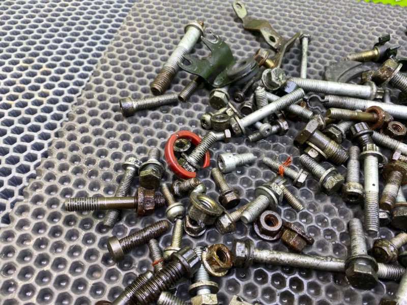 Болты, 2000 рублей, Калининград