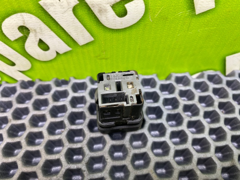 Кнопка центрального замка, 500 рублей, Калининград