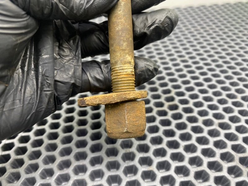 Развальные болты, 1000 рублей, Калининград