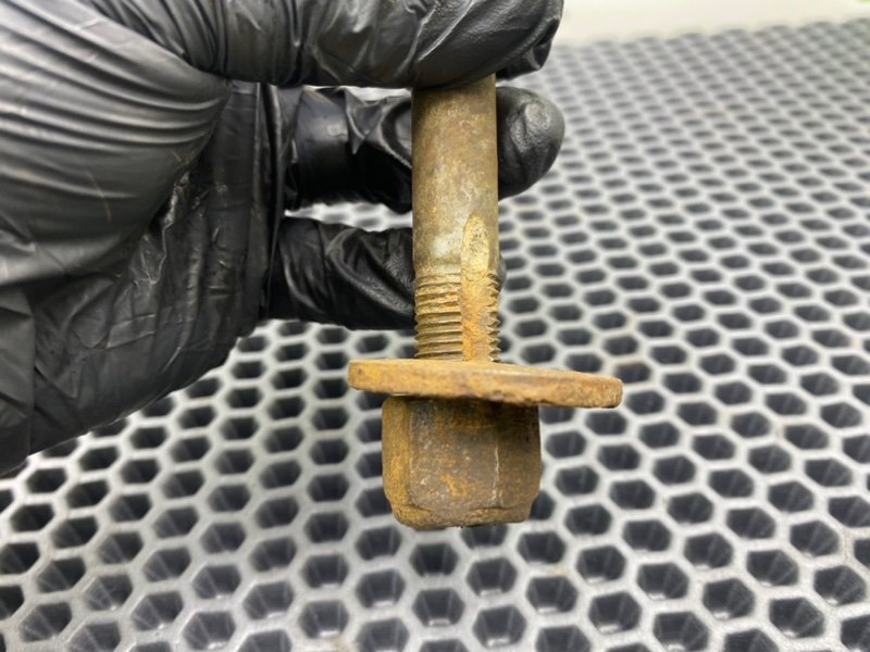 Развальные болты, 1000 рублей, Калининград