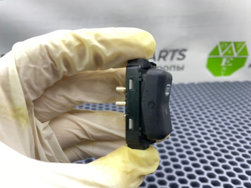 Кнопка обогрева заднего стекла, 500 рублей, Калининград