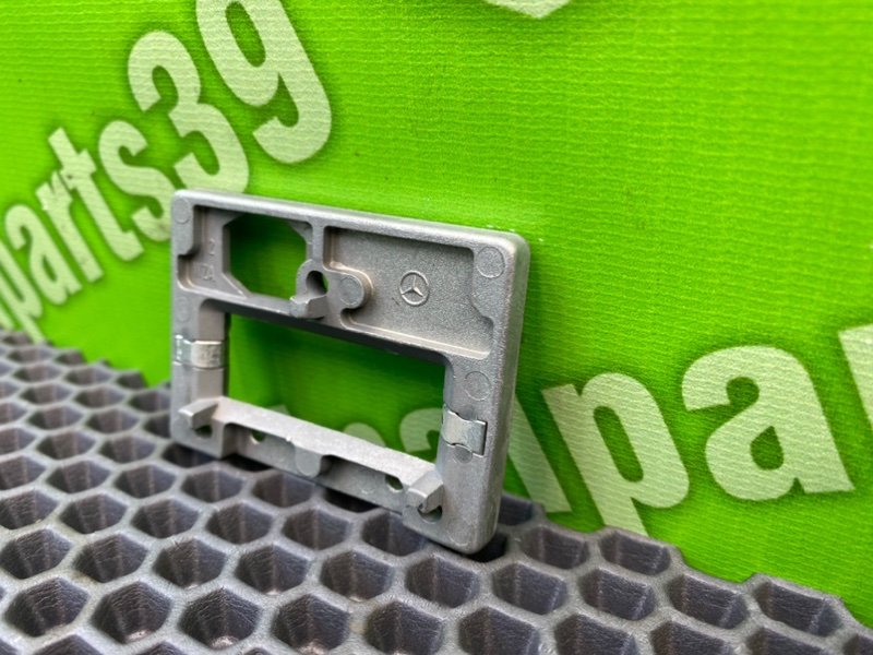 Кронштейн зеркала, 1000 рублей, Калининград