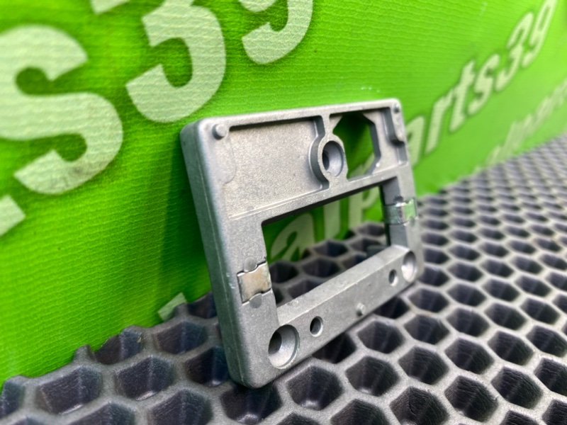 Кронштейн зеркала, 1000 рублей, Калининград