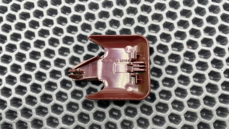 Заглушка полозьев сиденья, 500 рублей, Калининград