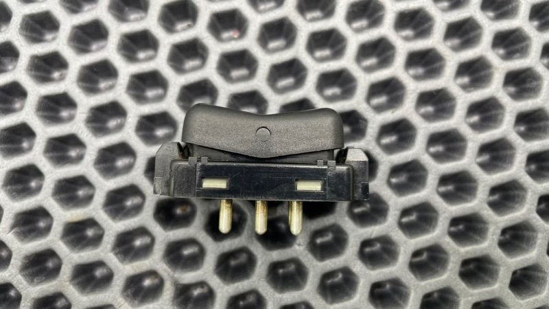 Кнопка обогрева заднего стекла, 500 рублей, Калининград