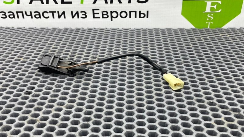 Форсунка стеклоомывателя, 1000 рублей, Калининград