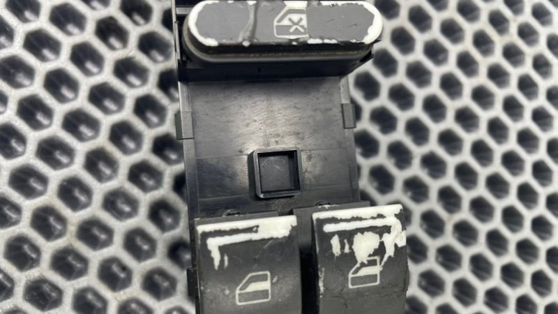 Кнопка стеклоподъемника, 1000 рублей, Калининград