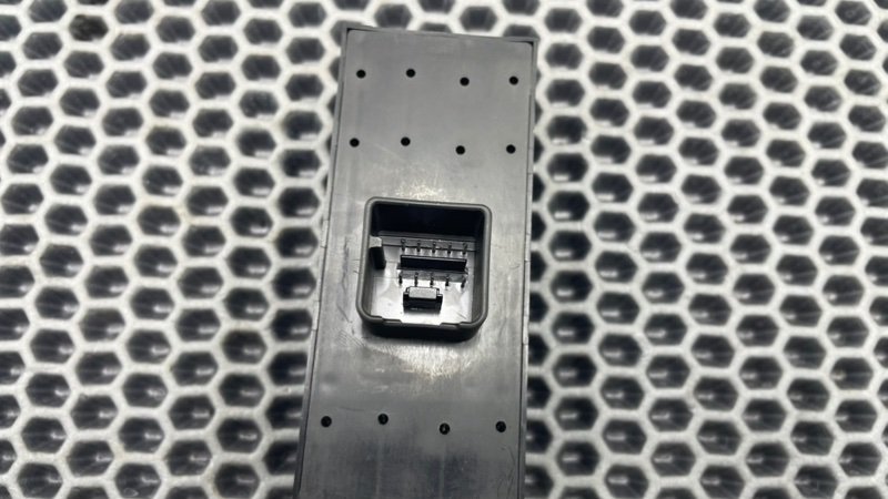 Кнопка стеклоподъемника, 1000 рублей, Калининград