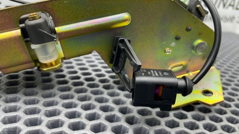 Замок стекла багажника, 1400 рублей, Калининград