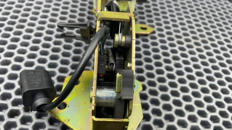 Замок стекла багажника, 1400 рублей, Калининград