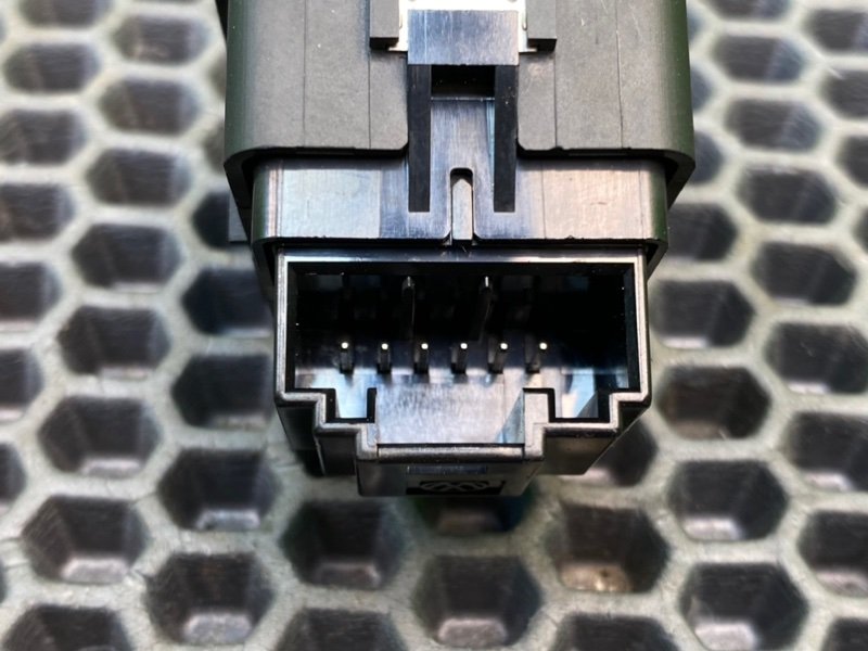 Кнопка аварийной сигнализации, 1000 рублей, Калининград