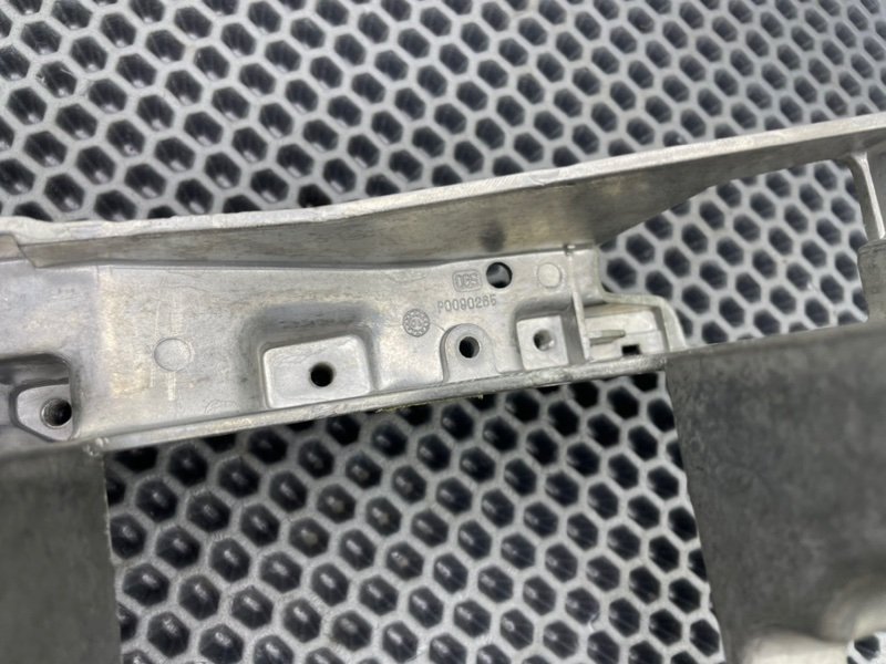 Кронштейн подлокотника, 900 рублей, Калининград