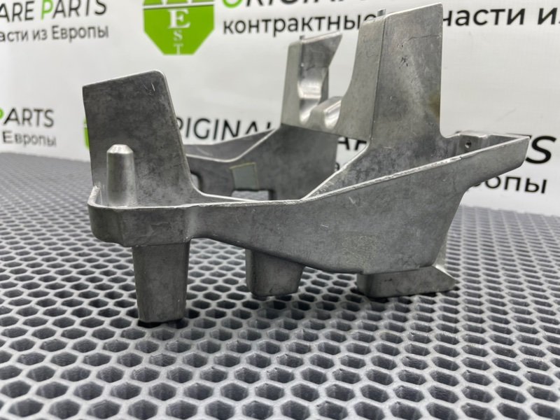 Кронштейн подлокотника, 900 рублей, Калининград