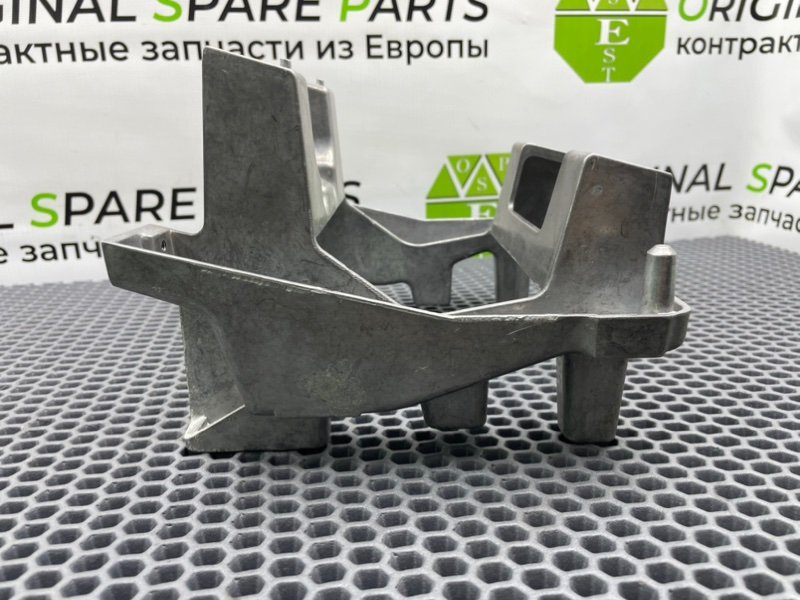 Кронштейн подлокотника, 900 рублей, Калининград