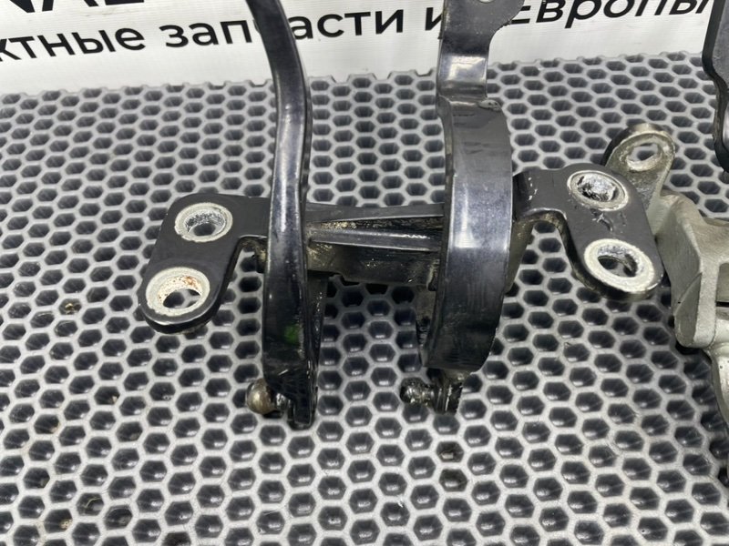 Петли багажника, 1400 рублей, Калининград