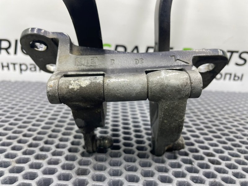 Петли багажника, 1400 рублей, Калининград