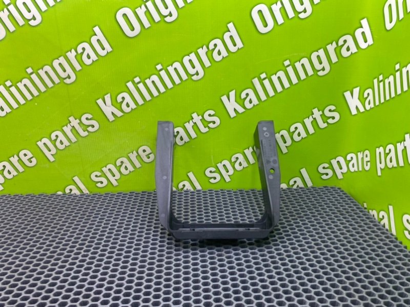 Кронштейн, 600 рублей, Калининград