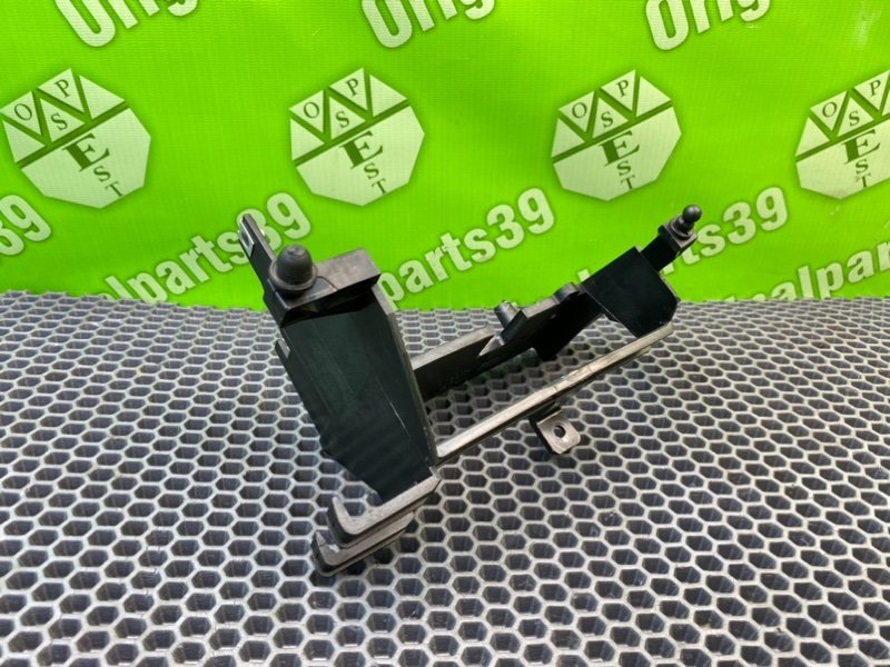 Кронштейн, 900 рублей, Калининград