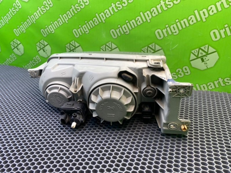 Фара, 4100 рублей, Калининград