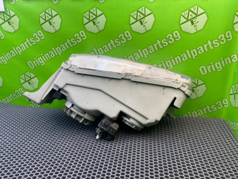 Фара, 4100 рублей, Калининград