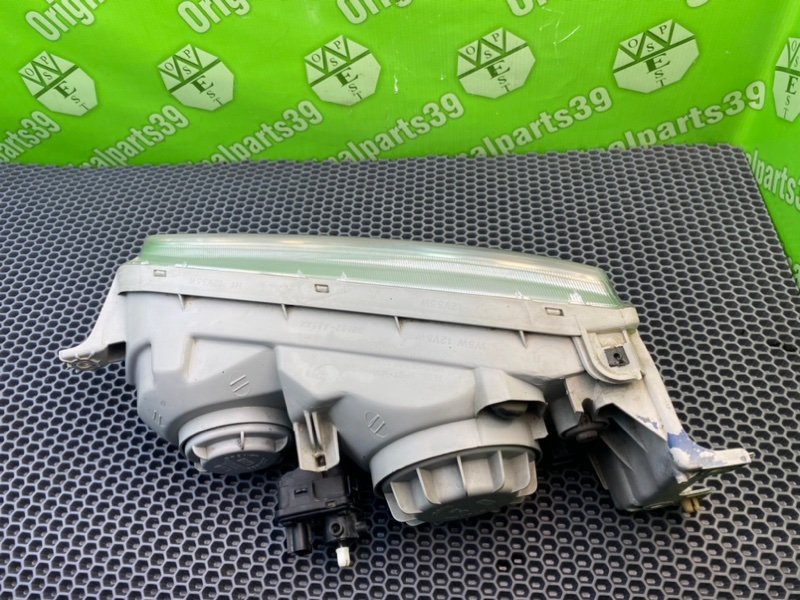 Фара, 4100 рублей, Калининград