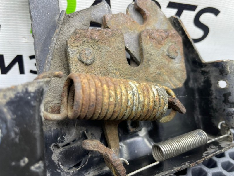 Замок капота, 1000 рублей, Калининград