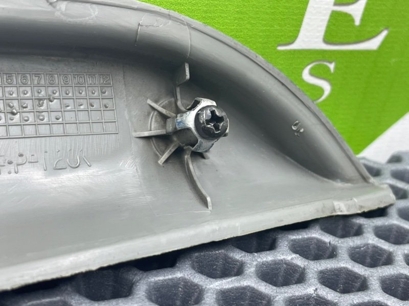 Накладка крепления зеркала, 600 рублей, Калининград