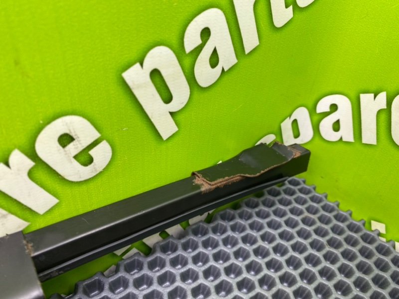 Направляющая стекла двери, 800 рублей, Калининград