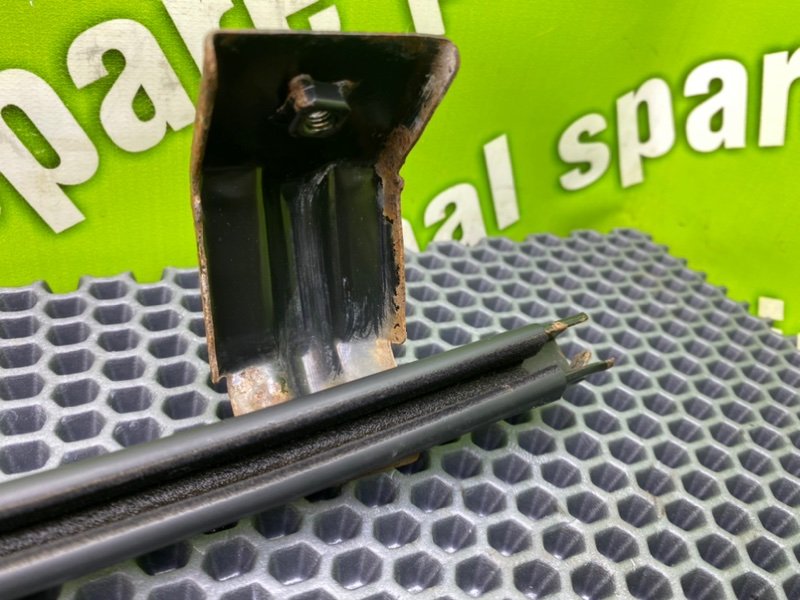 Направляющая стекла двери, 800 рублей, Калининград