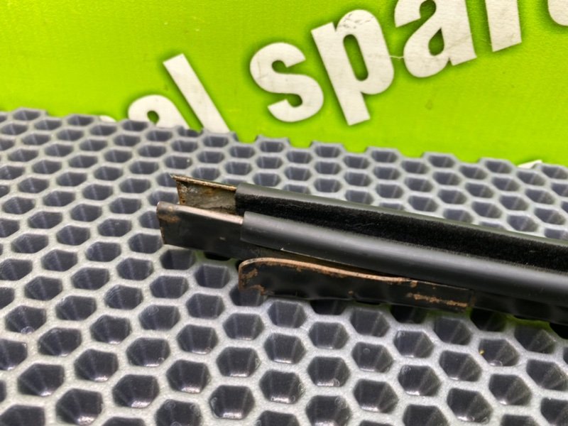 Направляющая стекла двери, 800 рублей, Калининград