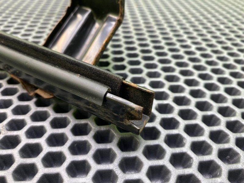 Направляющая стекла двери, 800 рублей, Калининград