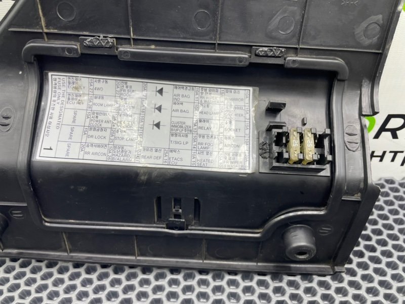 Крышка блока предохранителей, 1000 рублей, Калининград